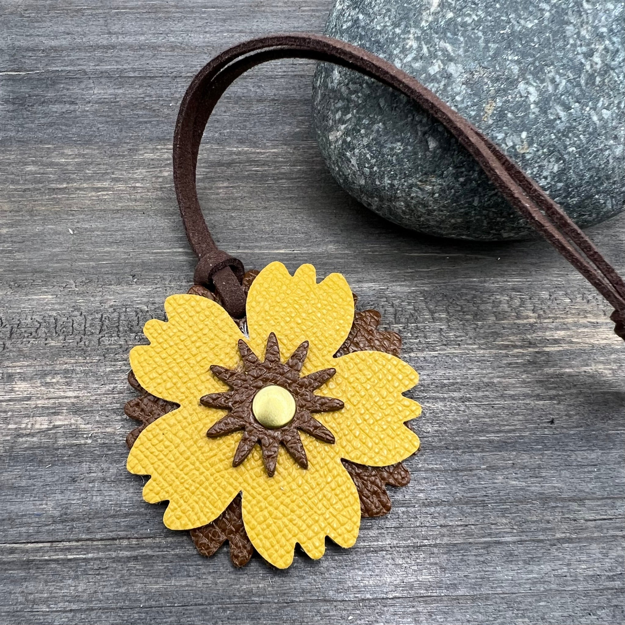 lindsaystreemdesigns Leather Purse Charms - Colorful Flowers Bright Blue