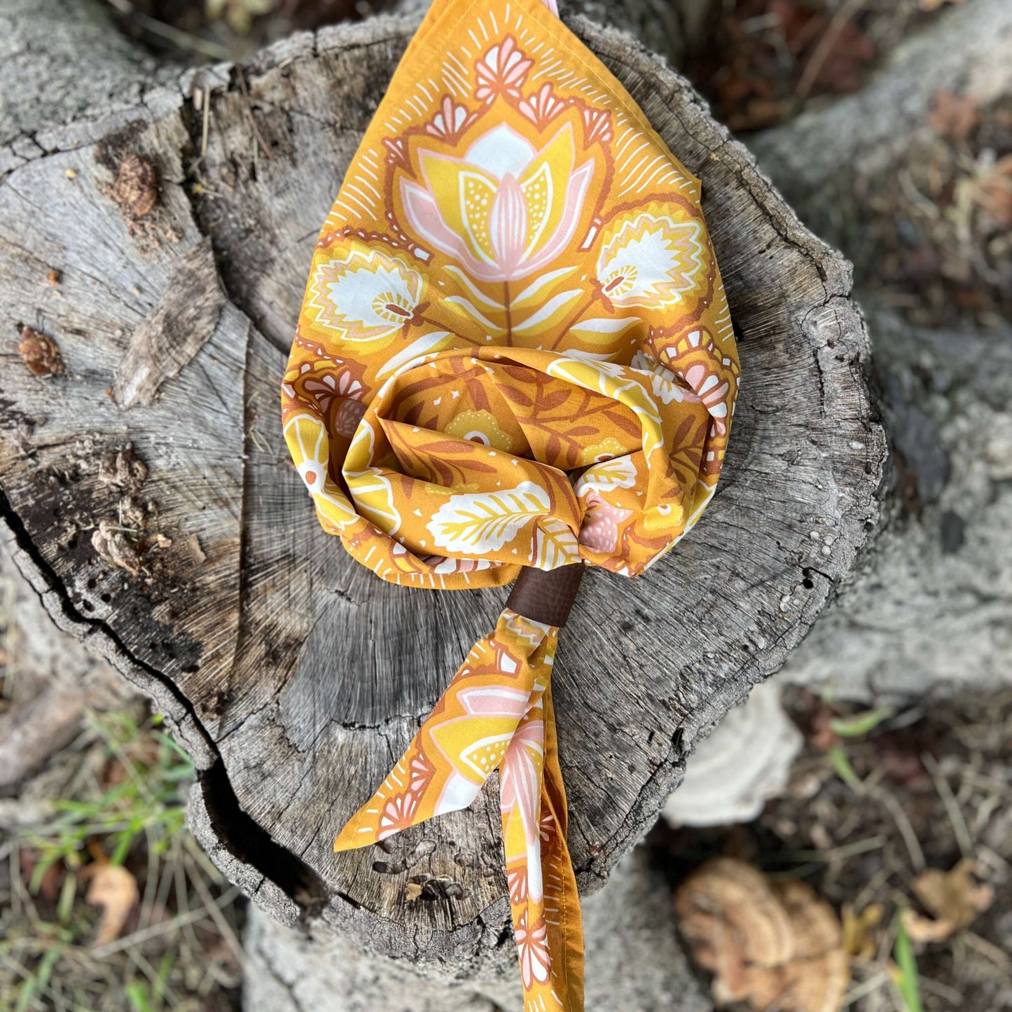 bandana scarf in floral cotton with leather bandana slide