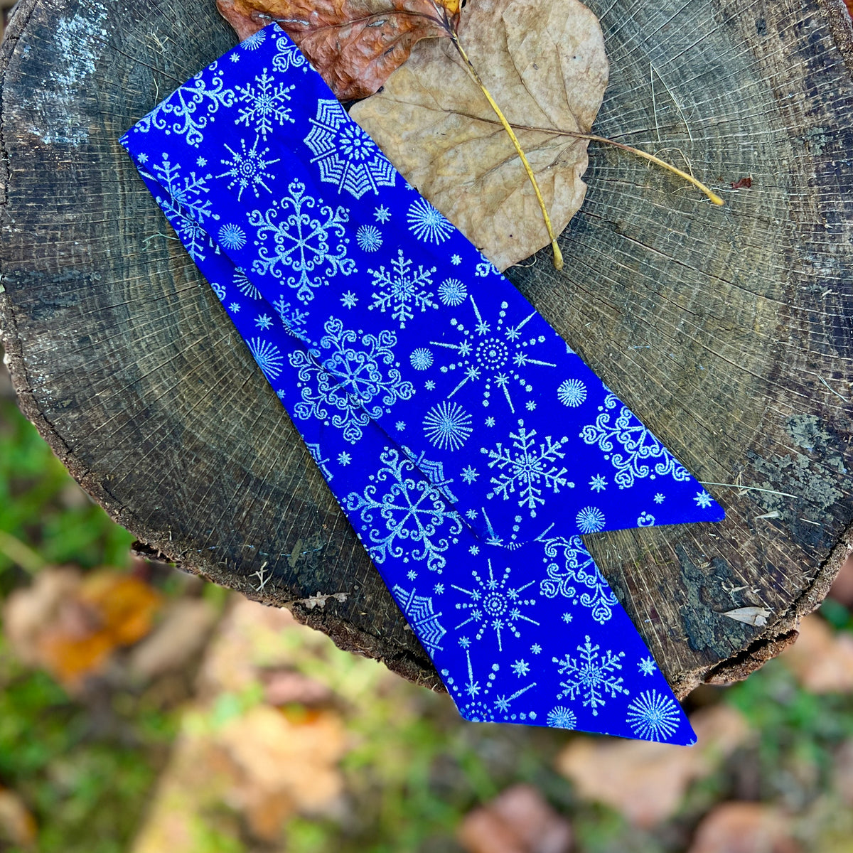 blue and silver snowflake print purse scarf