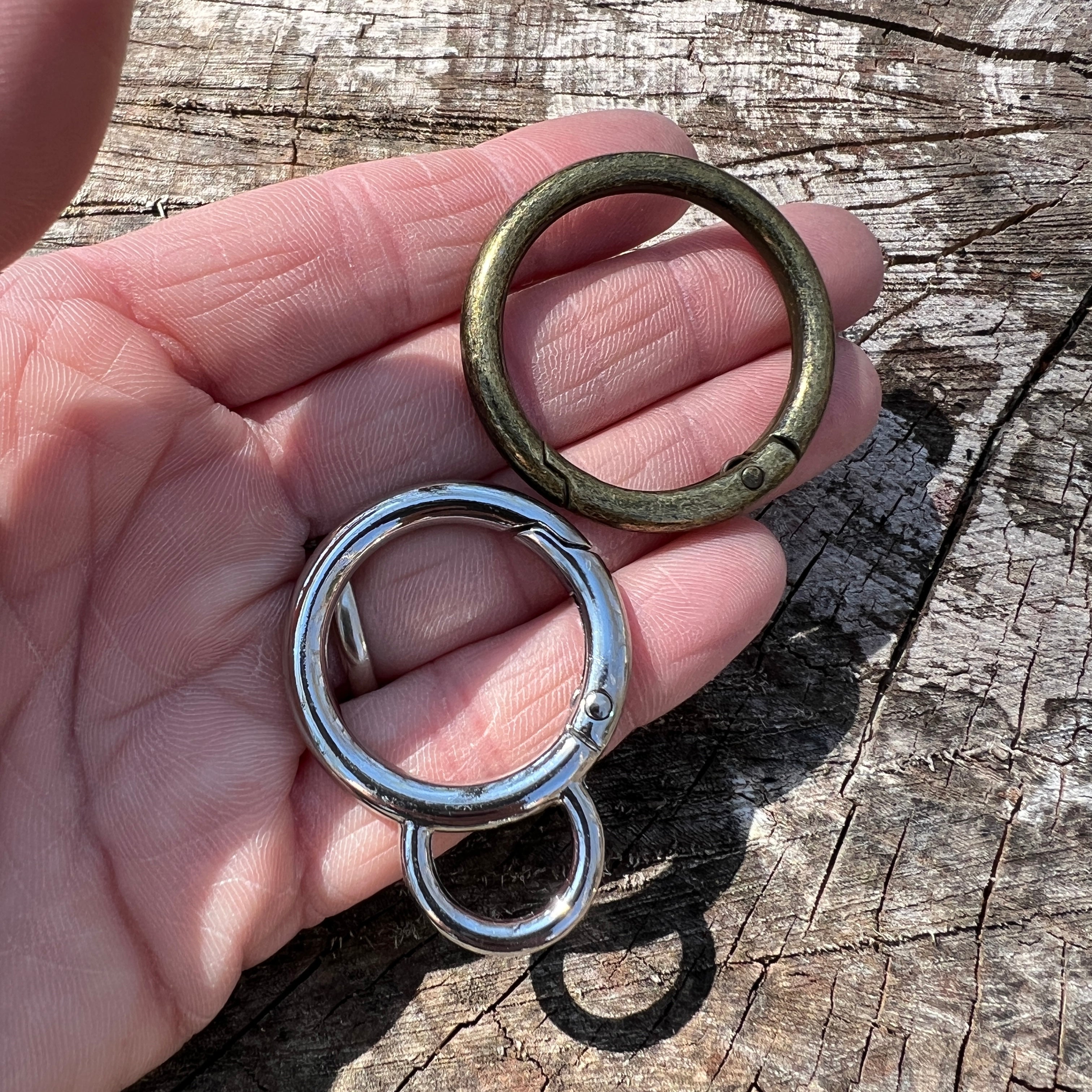 close up of spring gate clips