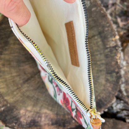 inside of zipper pouch
