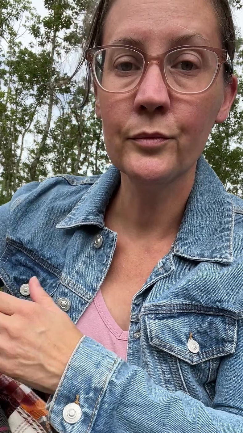 how to wear a plaid flannel scarf