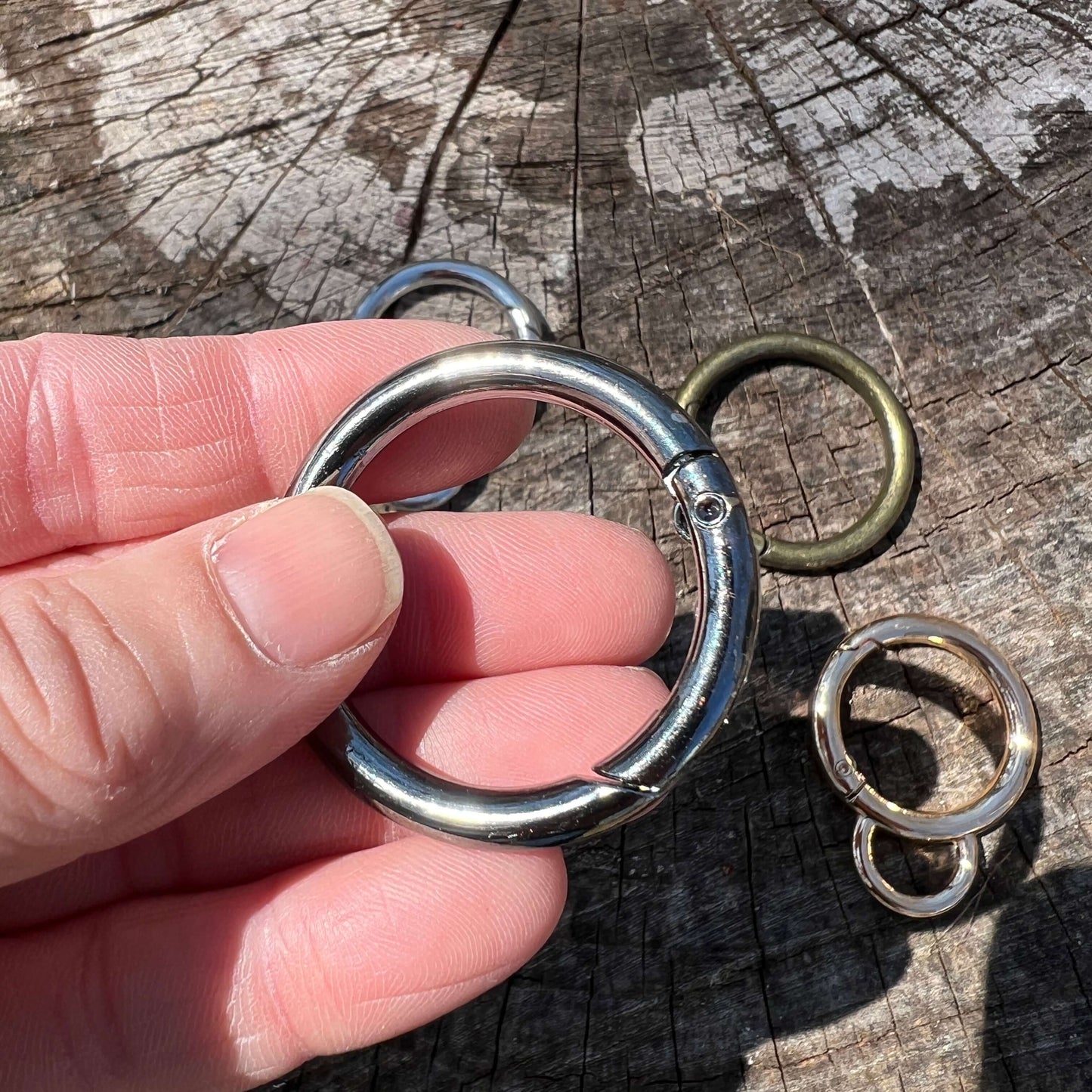 spring gate bag clip gunmetal close up