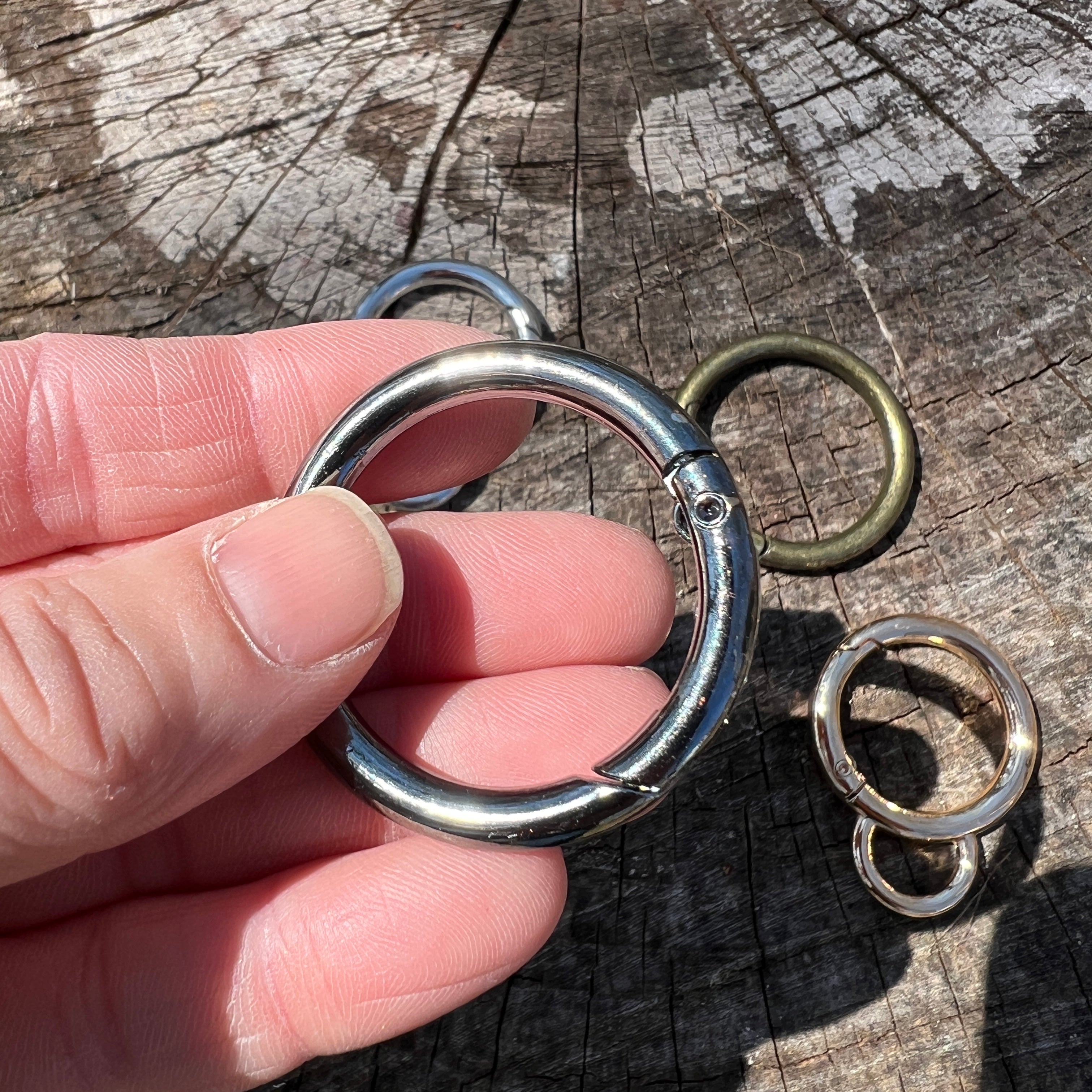 spring gate bag clip gunmetal close up