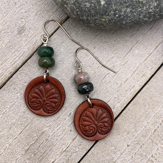 small leather earrings with agate