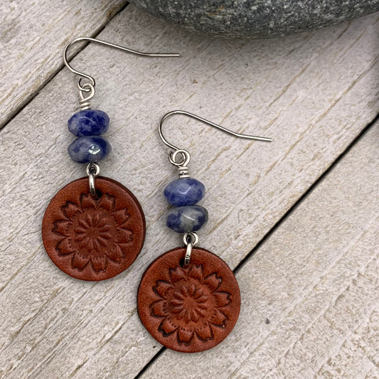 small leather earrings with jasper