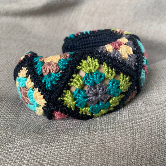 colorful crocheted bangle bracelet 